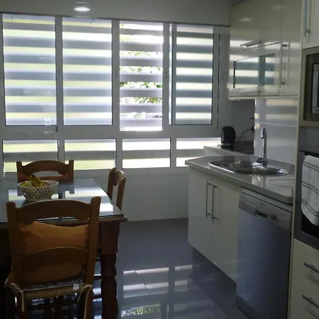 Carihuela 3 Bed Apt Torremolinos